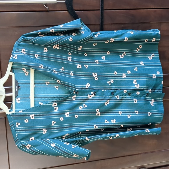 Shirt - Picture 1 of 3